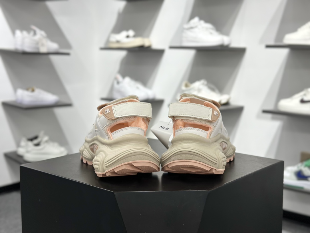 180 New York Yankees x MLB Winner Chunky Mask优胜者系列慢凉鞋“樱花粉白NY” 3ASDW0153-50WHS