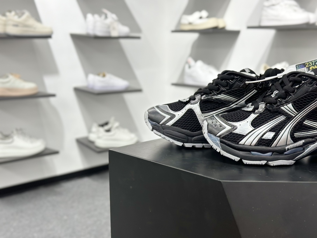 480 巴黎世家BALENCIAGA Runner Sneaker”Dark Grey/Black/Silver”2.0慢跑系列低帮慢跑鞋 772767 W3RNY 0322