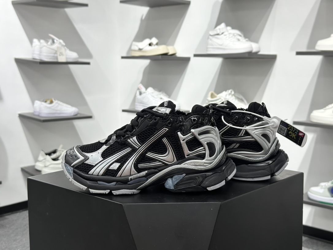 480 巴黎世家BALENCIAGA Runner Sneaker”Dark Grey/Black/Silver”2.0慢跑系列低帮慢跑鞋 772767 W3RNY 0322