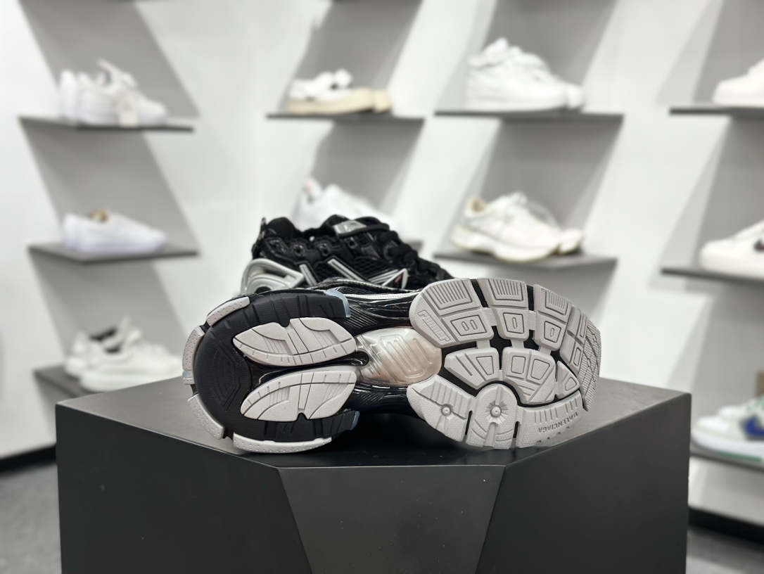 480 巴黎世家BALENCIAGA Runner Sneaker”Dark Grey/Black/Silver”2.0慢跑系列低帮慢跑鞋 772767 W3RNY 0322