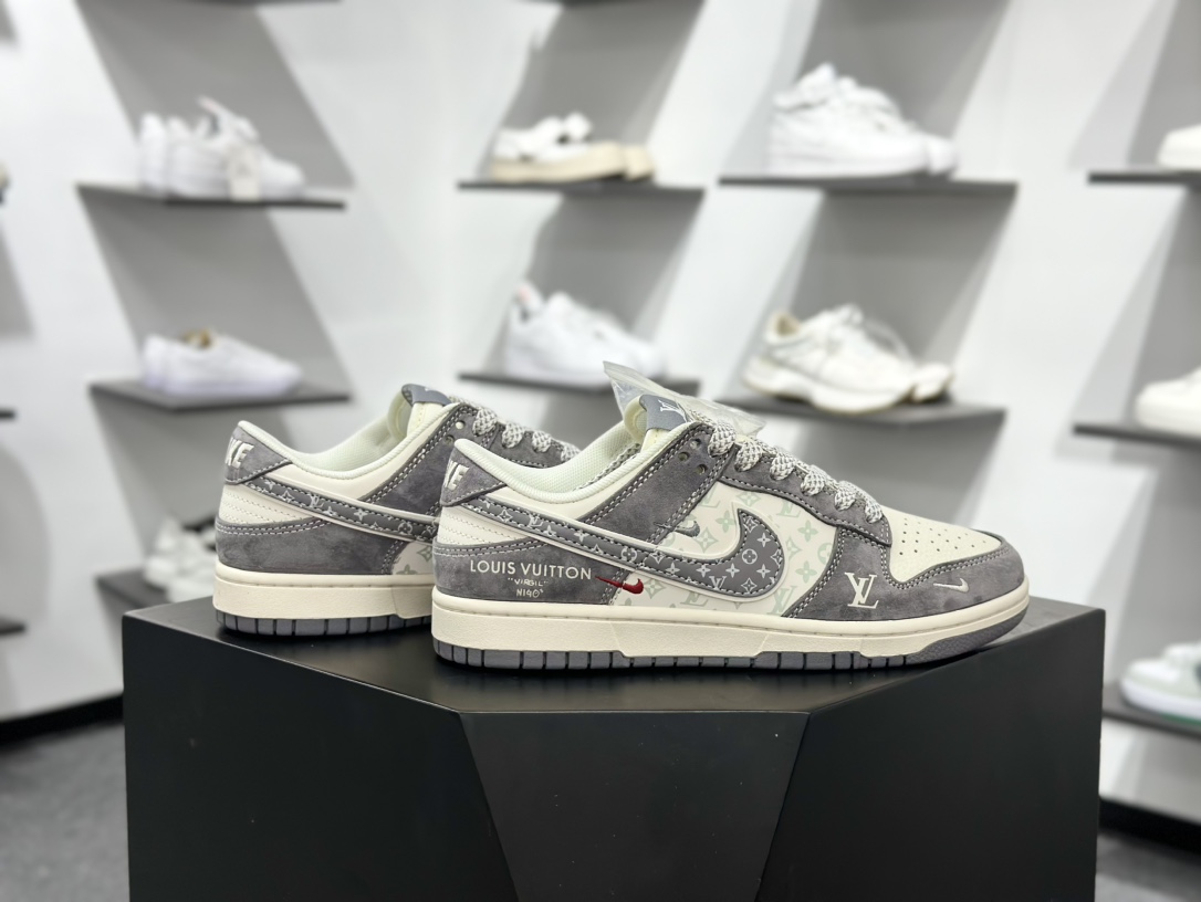280 Nike SB Dunk Low LV联名 三勾夜光灰底满天星 周年高端定制 低帮休闲板鞋 YX5066-361-Chinese UA Cheap High Quatity Brand Clothes Bags handbags Sneakers wholesale wholesaler seller from China Factory suppliers Fashion Clothing Shoes best Quality Beautiful Price 280 Nike SB Dunk Low LV联名 三勾夜光灰底满天星 周年高端定制 低帮休闲板鞋 YX5066-361