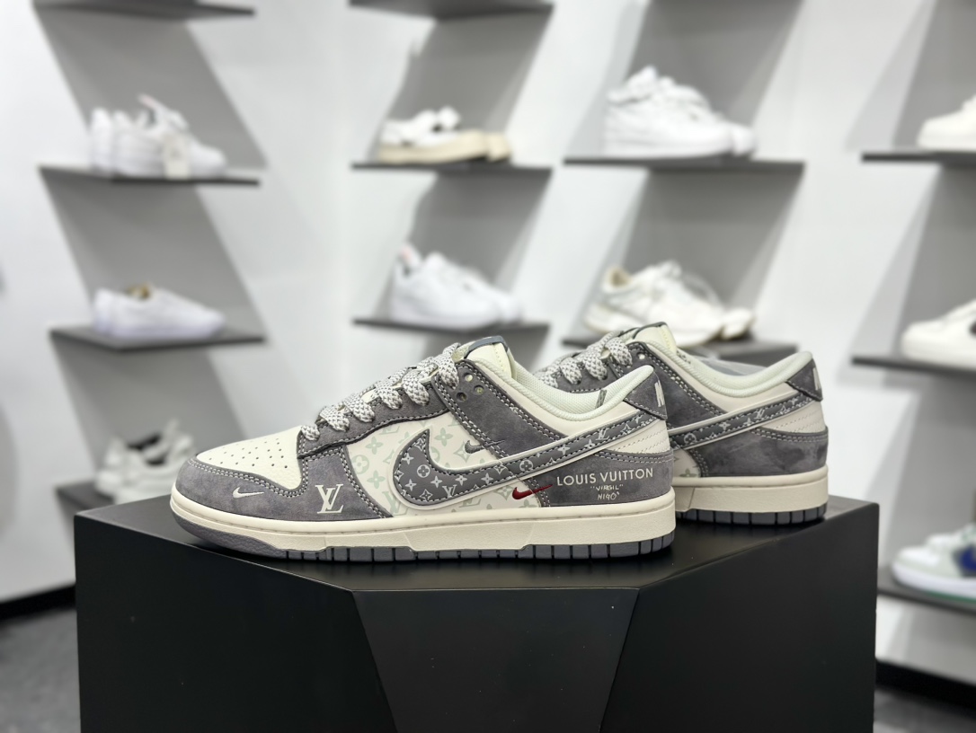 280 Nike SB Dunk Low LV联名 三勾夜光灰底满天星 周年高端定制 低帮休闲板鞋 YX5066-361-Chinese UA Cheap High Quatity Brand Clothes Bags handbags Sneakers wholesale wholesaler seller from China Factory suppliers Fashion Clothing Shoes best Quality Beautiful Price 280 Nike SB Dunk Low LV联名 三勾夜光灰底满天星 周年高端定制 低帮休闲板鞋 YX5066-361