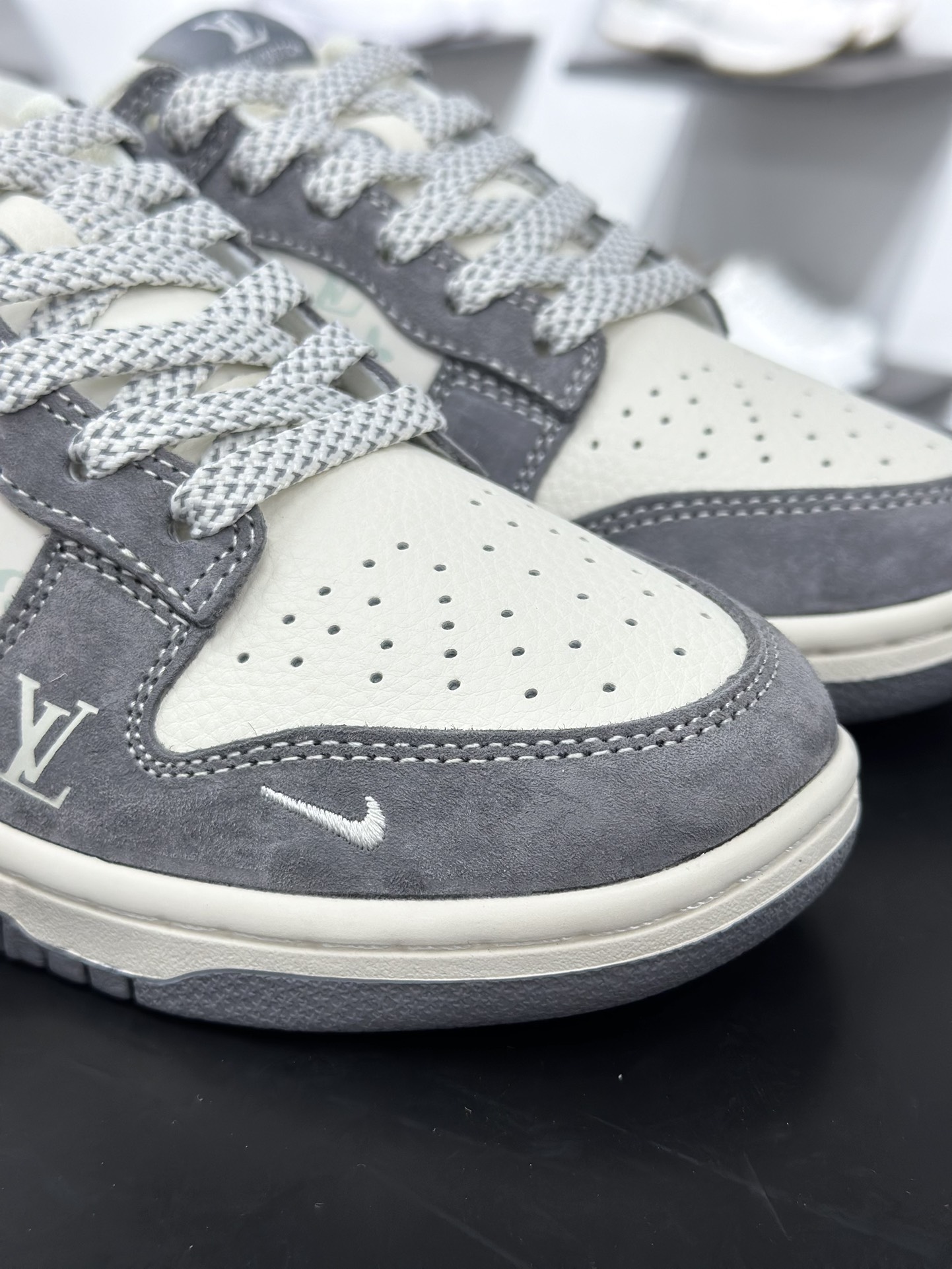 280 Nike SB Dunk Low LV联名 三勾夜光灰底满天星 周年高端定制 低帮休闲板鞋 YX5066-361-Chinese UA Cheap High Quatity Brand Clothes Bags handbags Sneakers wholesale wholesaler seller from China Factory suppliers Fashion Clothing Shoes best Quality Beautiful Price 280 Nike SB Dunk Low LV联名 三勾夜光灰底满天星 周年高端定制 低帮休闲板鞋 YX5066-361