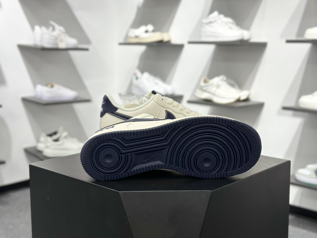 260 Gucci x Nike Air Force 1 鬼脸米蓝 QW5836-006