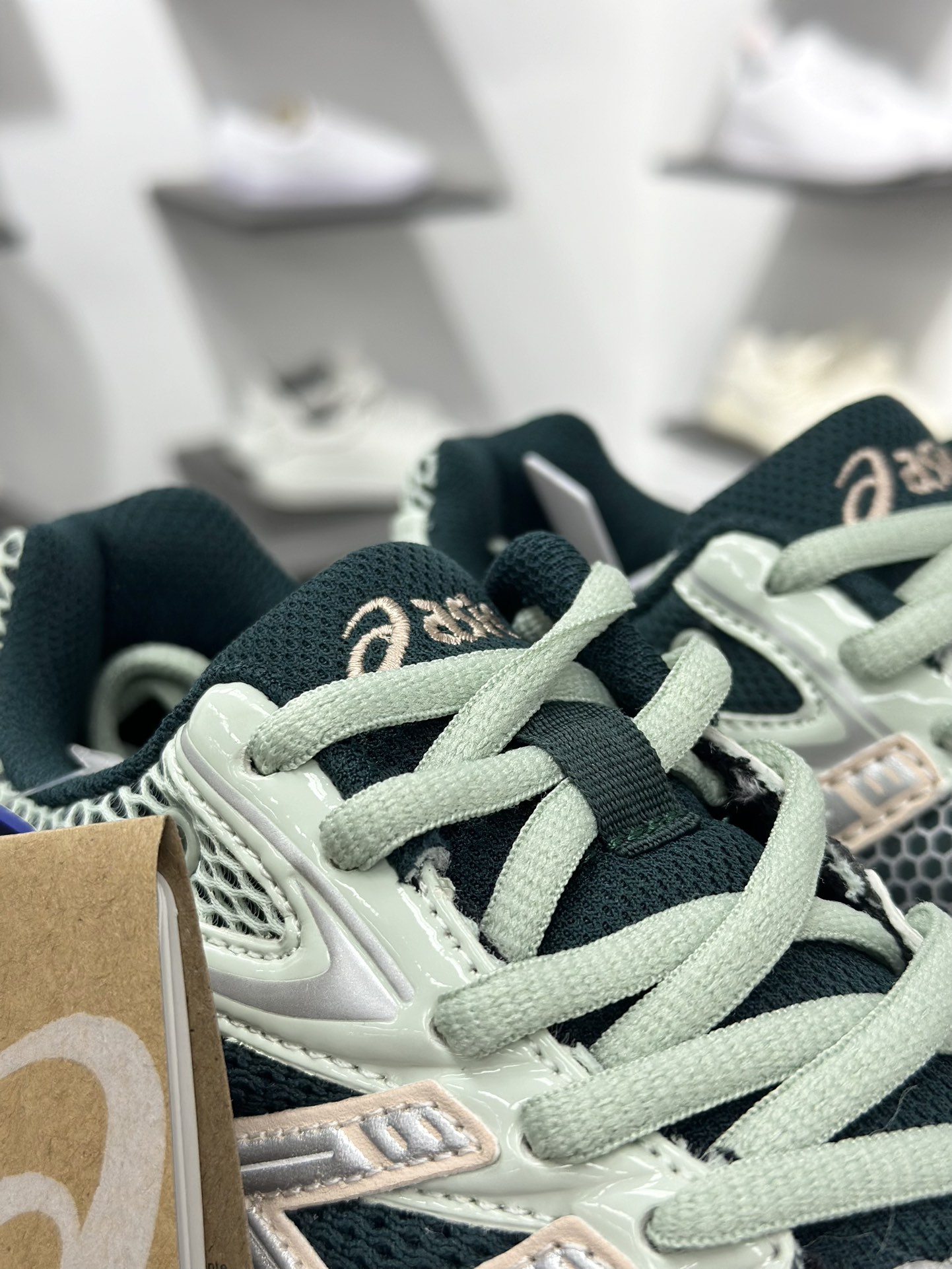 200 Asics GEL-DS TRAINER 14亚瑟士 复古运动休闲运动鞋 1203A607-300