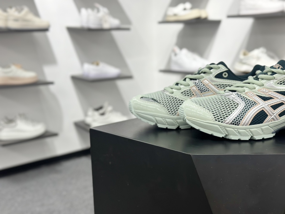 200 Asics GEL-DS TRAINER 14亚瑟士 复古运动休闲运动鞋 1203A607-300