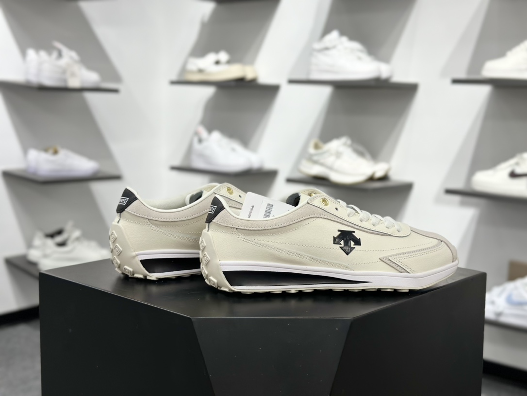 200 迪桑特/Descente Sport Style Chron Racer 时间节奏赛车系列复古经典百搭休闲运动慢跑鞋