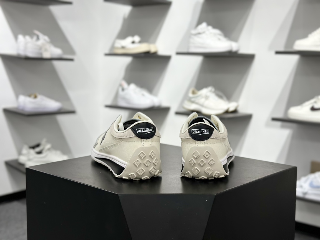 200 迪桑特/Descente Sport Style Chron Racer 时间节奏赛车系列复古经典百搭休闲运动慢跑鞋