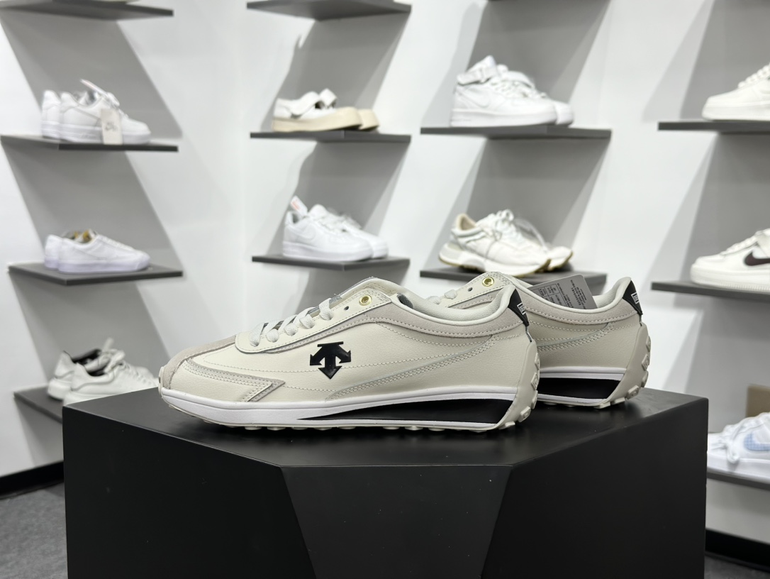 200 迪桑特/Descente Sport Style Chron Racer 时间节奏赛车系列复古经典百搭休闲运动慢跑鞋