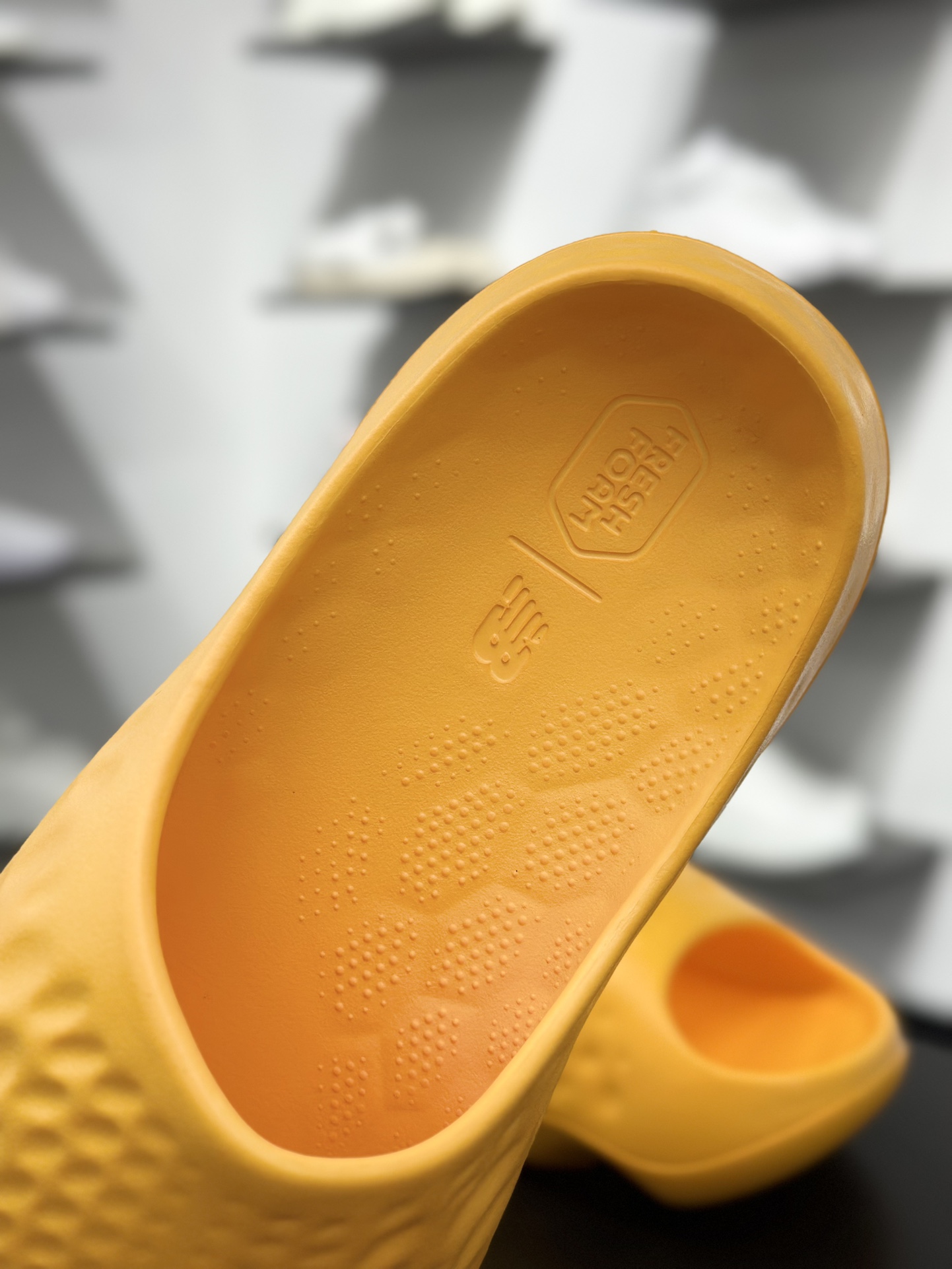 100 New Balance NB Fresh Foam MRSHN Slide ”Cream” 耐磨 一字拖鞋 SUFHUPO3