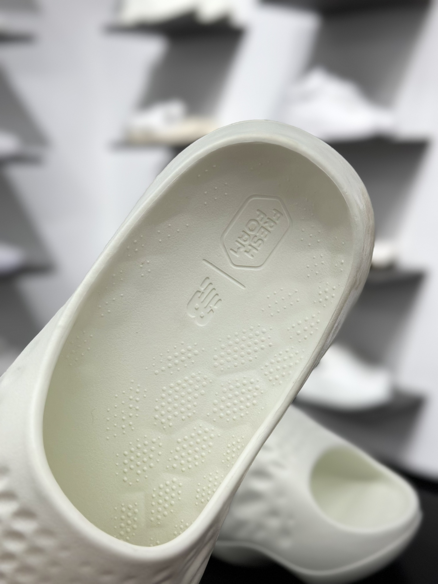 100 New Balance NB Fresh Foam MRSHN Slide ”Cream” 耐磨 一字拖鞋 SUFHUPW3