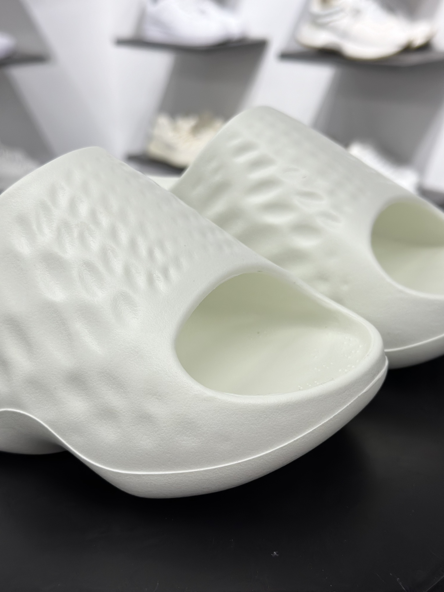 100 New Balance NB Fresh Foam MRSHN Slide ”Cream” 耐磨 一字拖鞋 SUFHUPW3