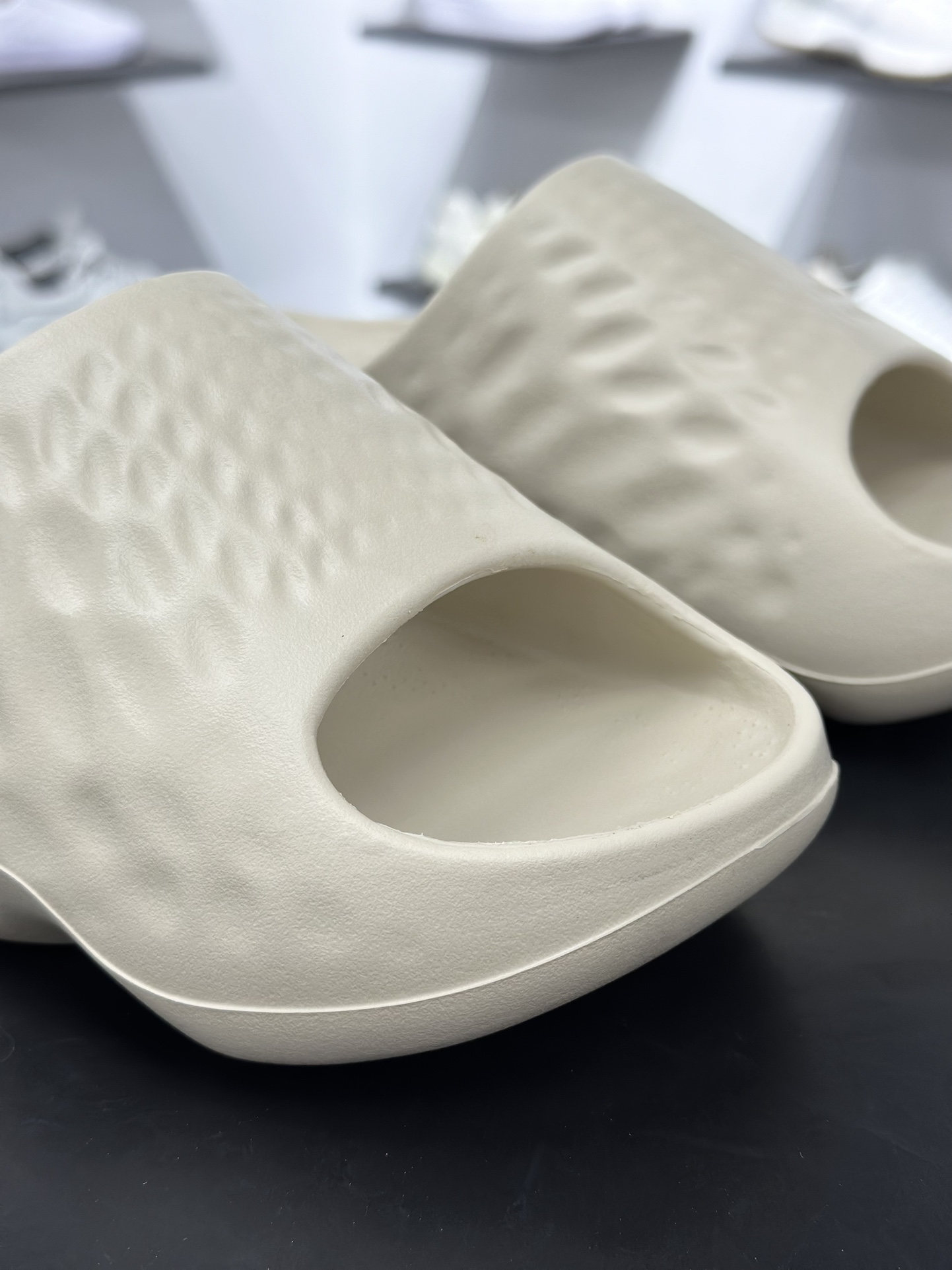 100 New Balance NB Fresh Foam MRSHN Slide ”Cream” 耐磨 一字拖鞋 SUFHUPS3