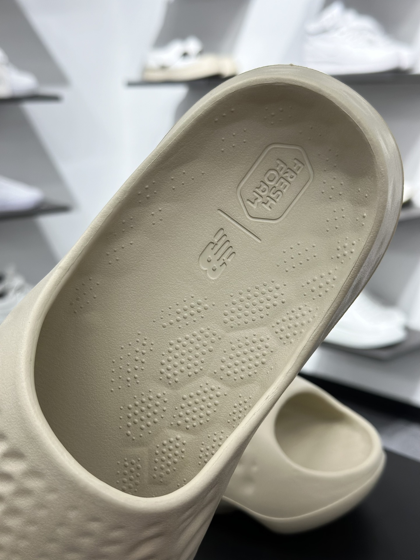 100 New Balance NB Fresh Foam MRSHN Slide ”Cream” 耐磨 一字拖鞋 SUFHUPS3