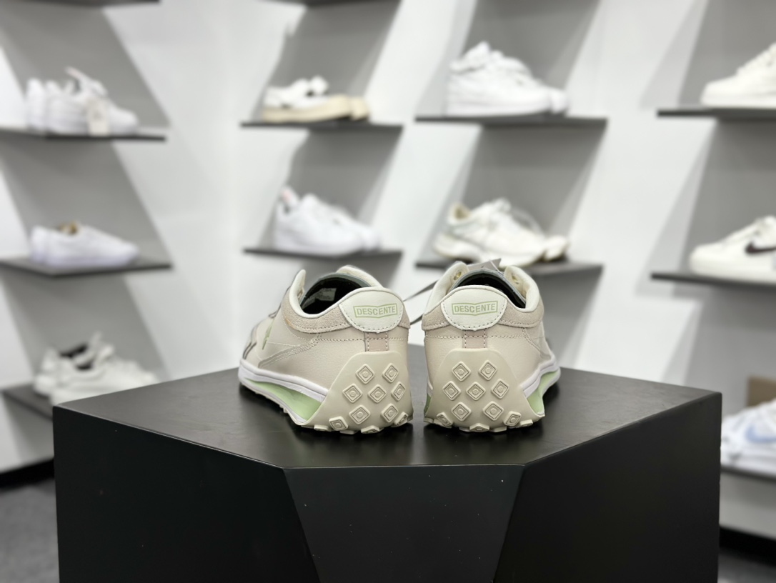 200 迪桑特/Descente Sport Style Chron Racer 时间节奏赛车系列复古经典百搭休闲运动慢跑鞋