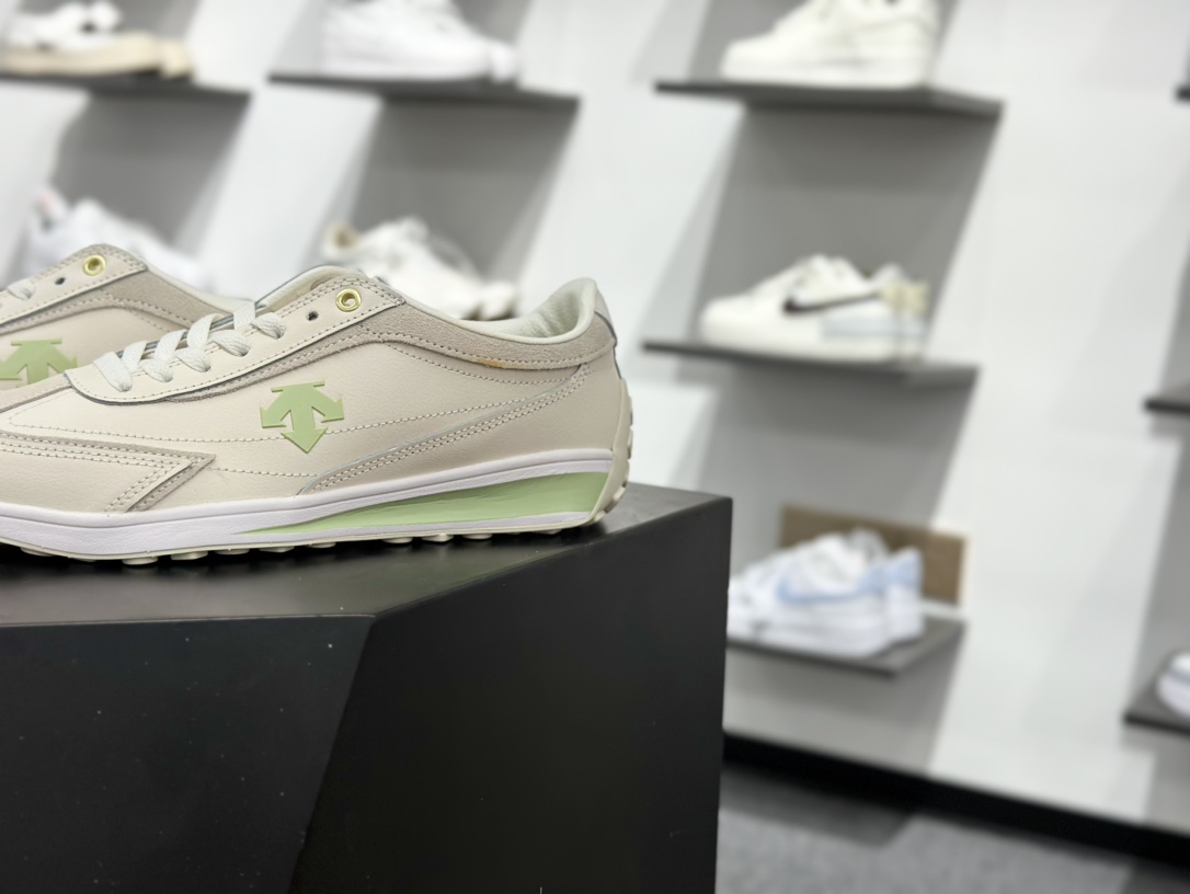 200 迪桑特/Descente Sport Style Chron Racer 时间节奏赛车系列复古经典百搭休闲运动慢跑鞋