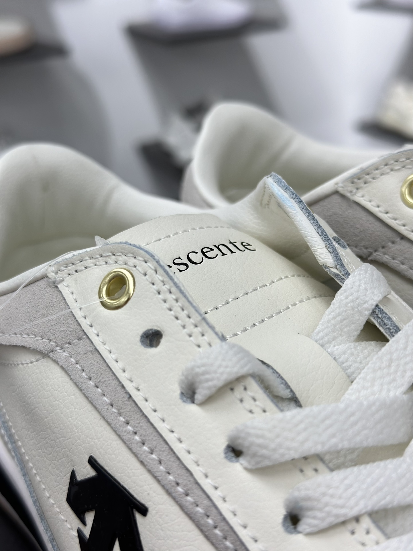 200 迪桑特/Descente Sport Style Chron Racer 时间节奏赛车系列慢跑鞋