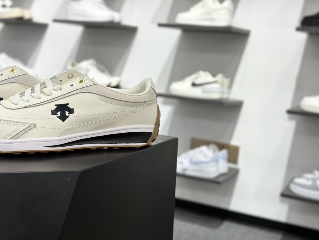 200 迪桑特/Descente Sport Style Chron Racer 时间节奏赛车系列慢跑鞋