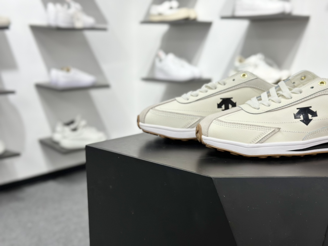 200 迪桑特/Descente Sport Style Chron Racer 时间节奏赛车系列慢跑鞋