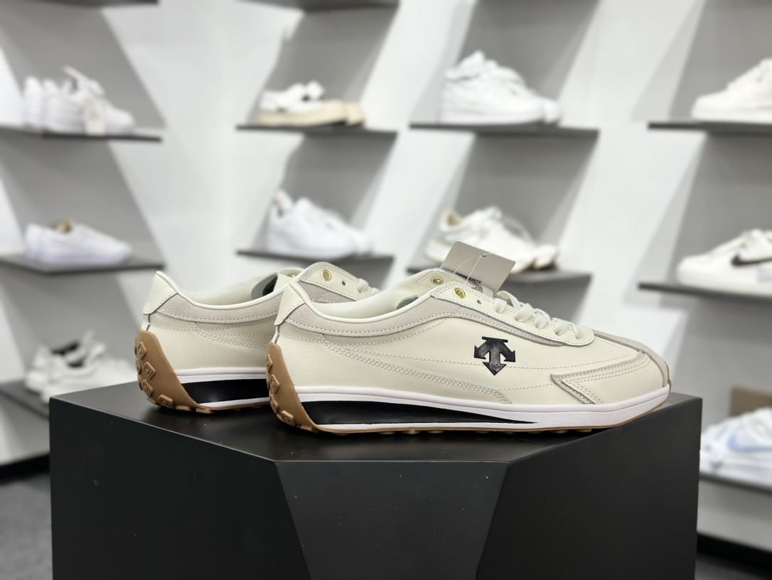 200 迪桑特/Descente Sport Style Chron Racer 时间节奏赛车系列慢跑鞋