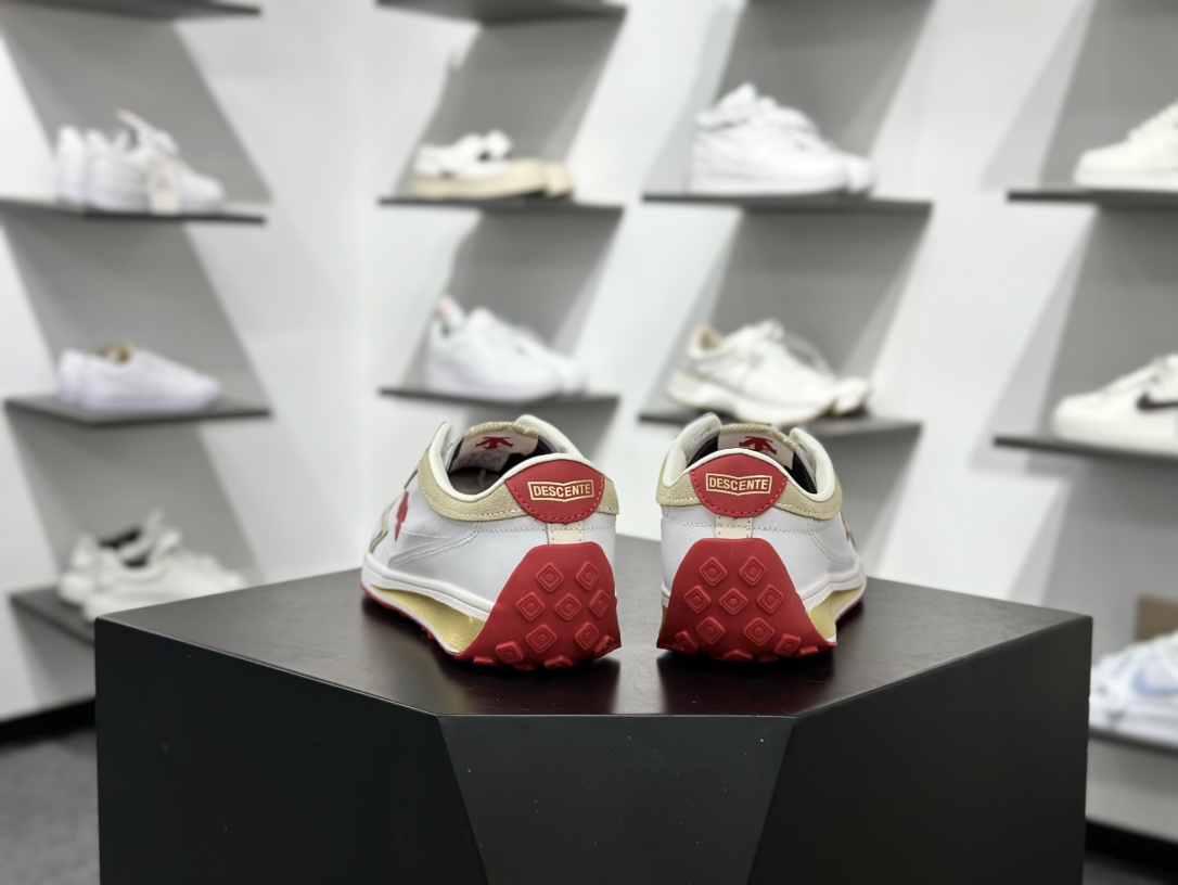 200 迪桑特/Descente Sport Style Chron Racer 时间节奏赛车慢跑鞋