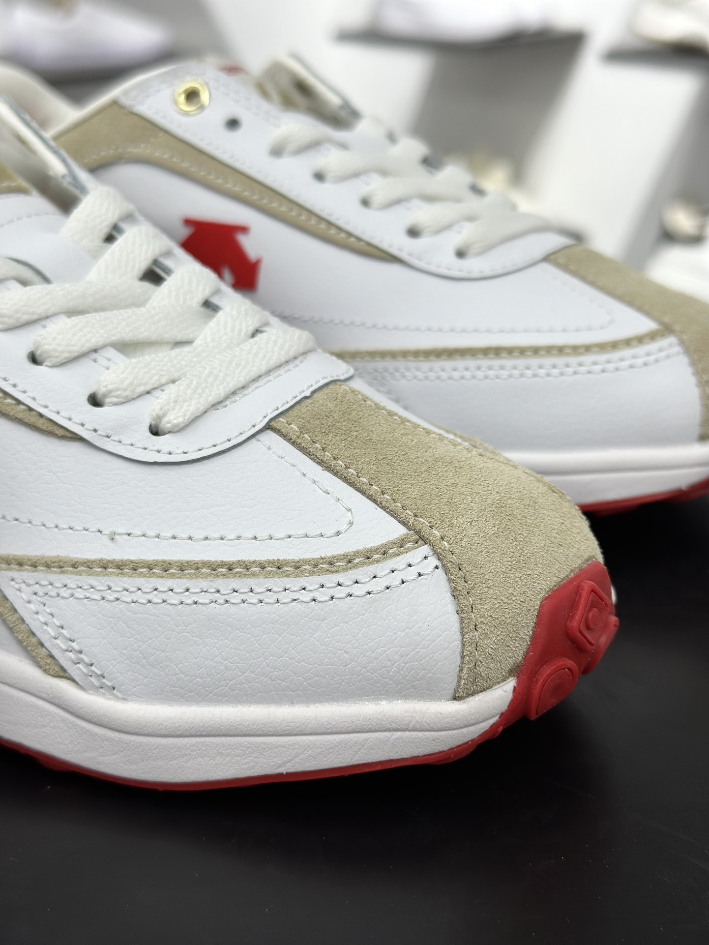 200 迪桑特/Descente Sport Style Chron Racer 时间节奏赛车慢跑鞋