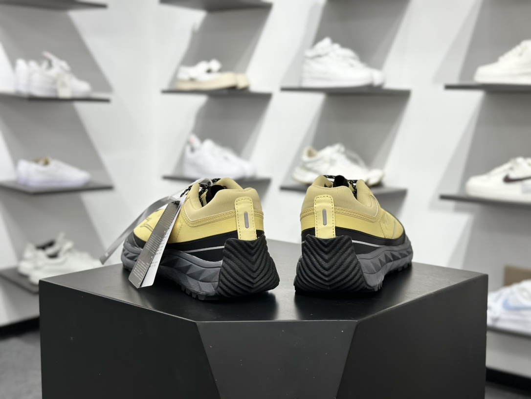 200 迪桑特DESCENTE迪桑特 BOA DUALIS 时尚休闲运动覆盖防水男子越野跑鞋 SQ323LCR92-YEL0