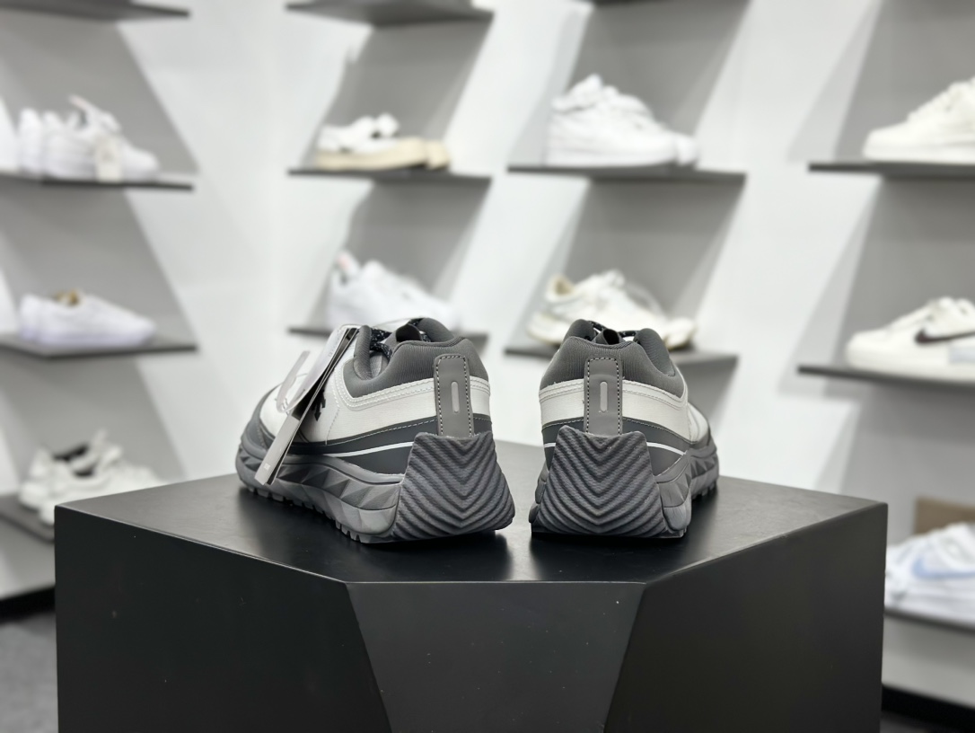 200 迪桑特DESCENTE迪桑特 BOA DUALIS 时尚休闲运动覆盖防水男子越野跑鞋 SQ323LCR92-GRWH