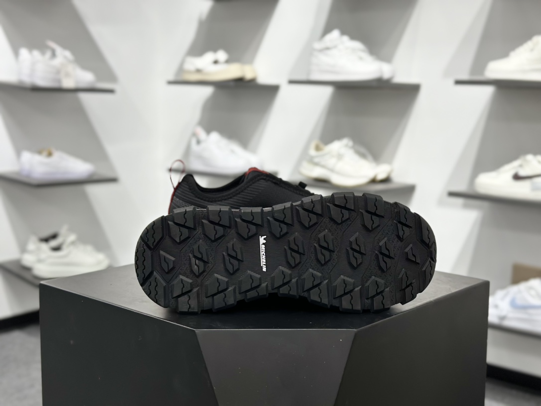 240 迪桑特DESCENTE SKI STYLE系列 SNOW RIDE 潮流运动 防滑耐磨低帮 登山鞋 D5131SSN51