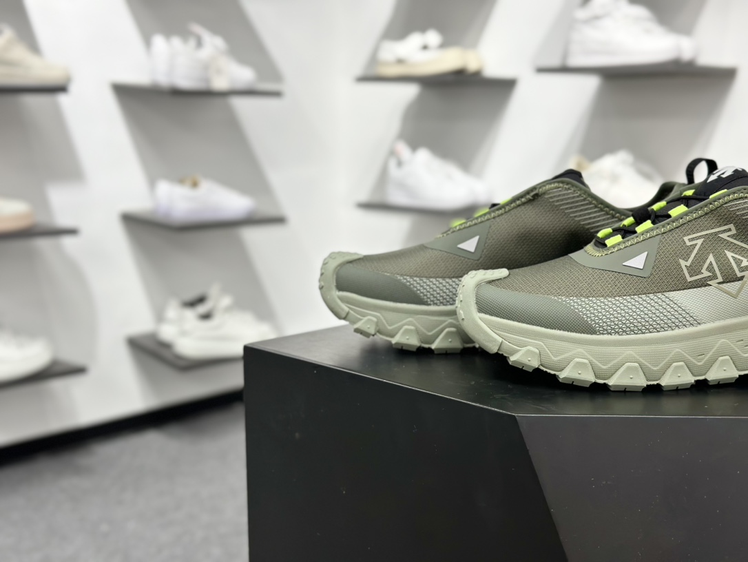 240 迪桑特DESCENTE SKI STYLE系列 SNOW RIDE 潮流运动 防滑耐磨低帮 登山鞋 D5131SSN51