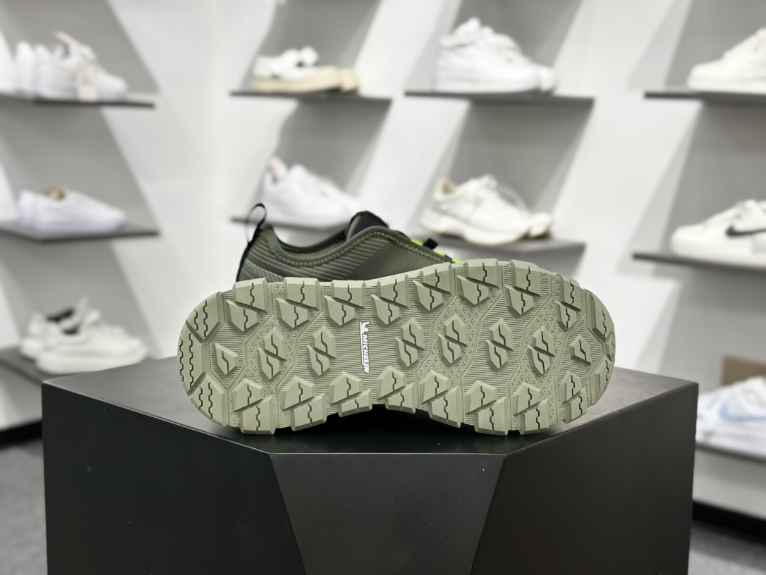 240 迪桑特DESCENTE SKI STYLE系列 SNOW RIDE 潮流运动 防滑耐磨低帮 登山鞋 D5131SSN51