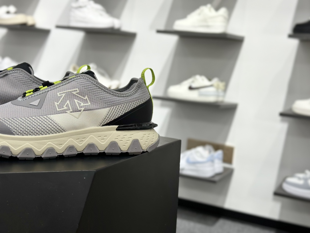 240 迪桑特DESCENTE SKI STYLE系列 SNOW RIDE 潮流运动 防滑耐磨低帮 登山鞋 D5131SSN51-GY