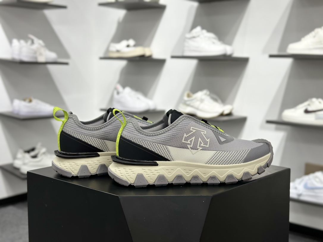 240 迪桑特DESCENTE SKI STYLE系列 SNOW RIDE 潮流运动 防滑耐磨低帮 登山鞋 D5131SSN51-GY