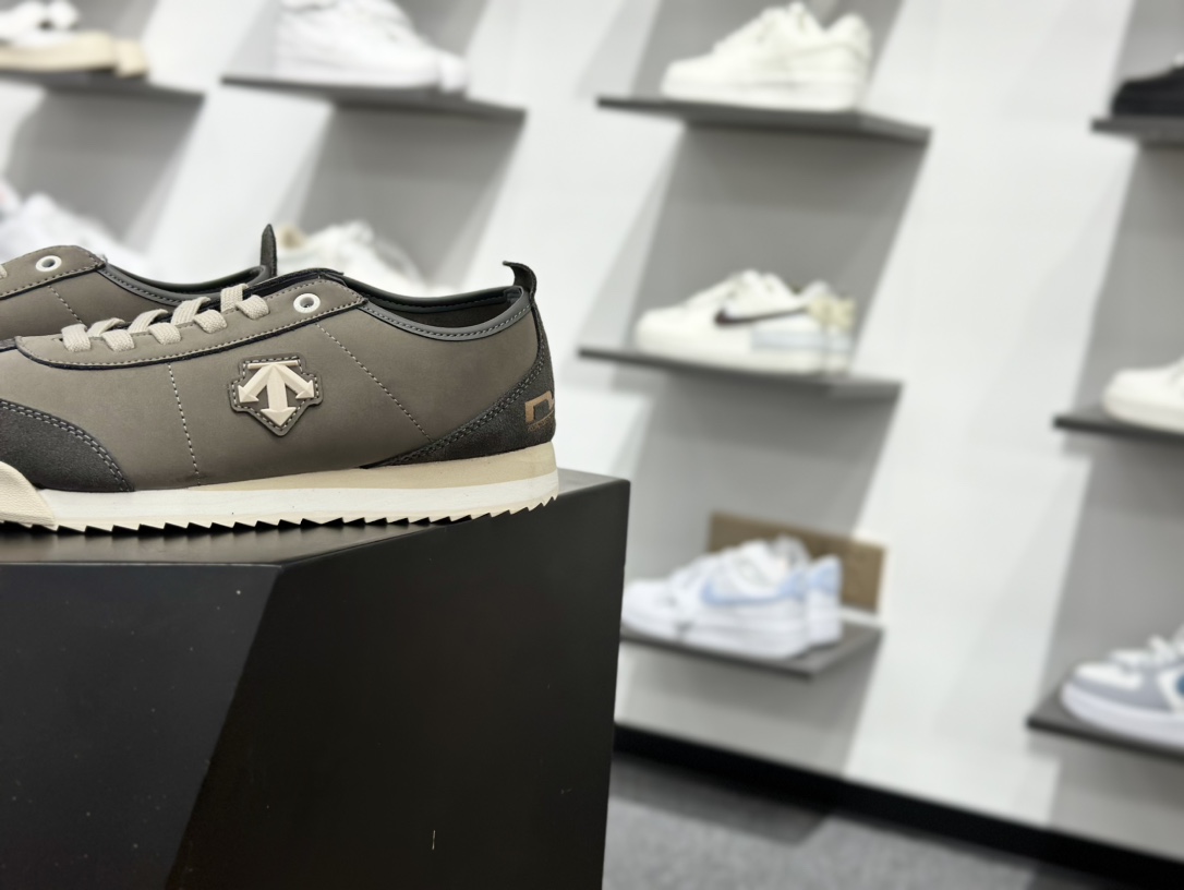 180 DESCENTE CHRON LTR 迪桑特皮面系带舒适百搭防滑耐磨低帮生活休闲鞋