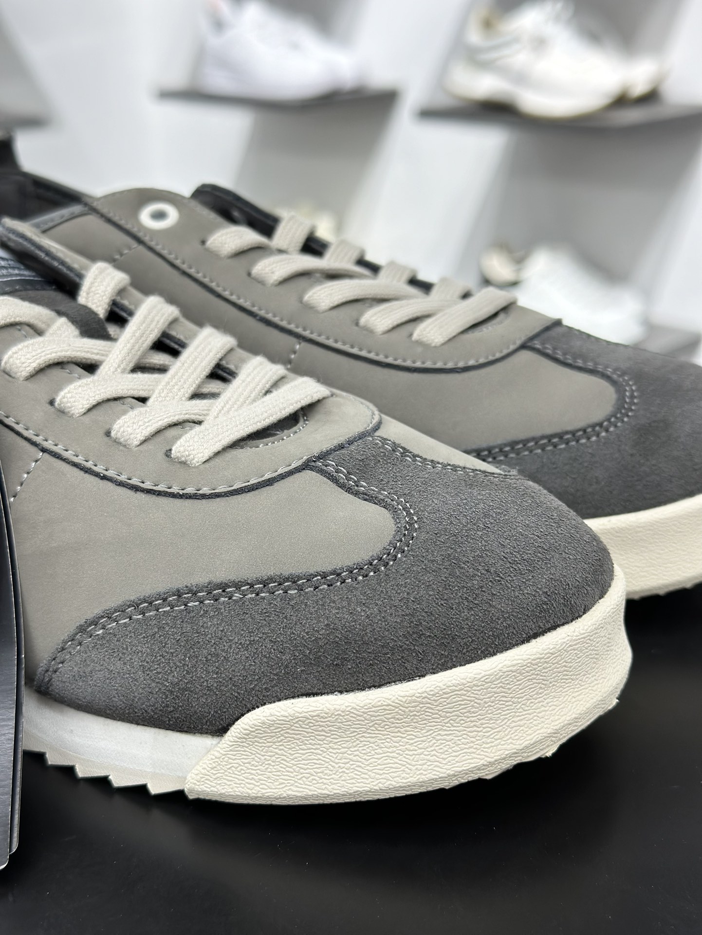 180 DESCENTE CHRON LTR 迪桑特皮面系带舒适百搭防滑耐磨低帮生活休闲鞋