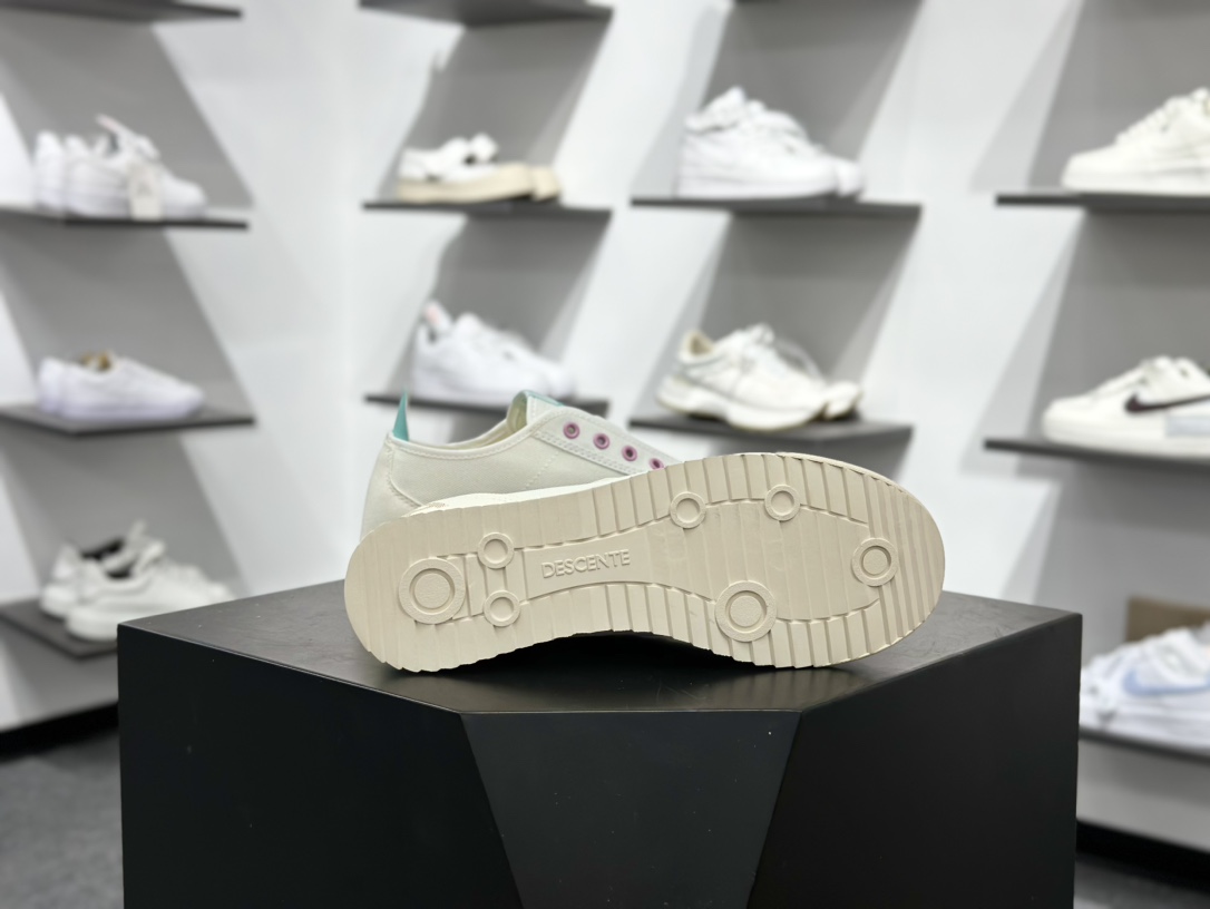 160 迪桑特/Descente Chron Tempo Slip-On 时间节奏系列复古经典百搭一脚蹬松紧带休闲帆布慢跑鞋