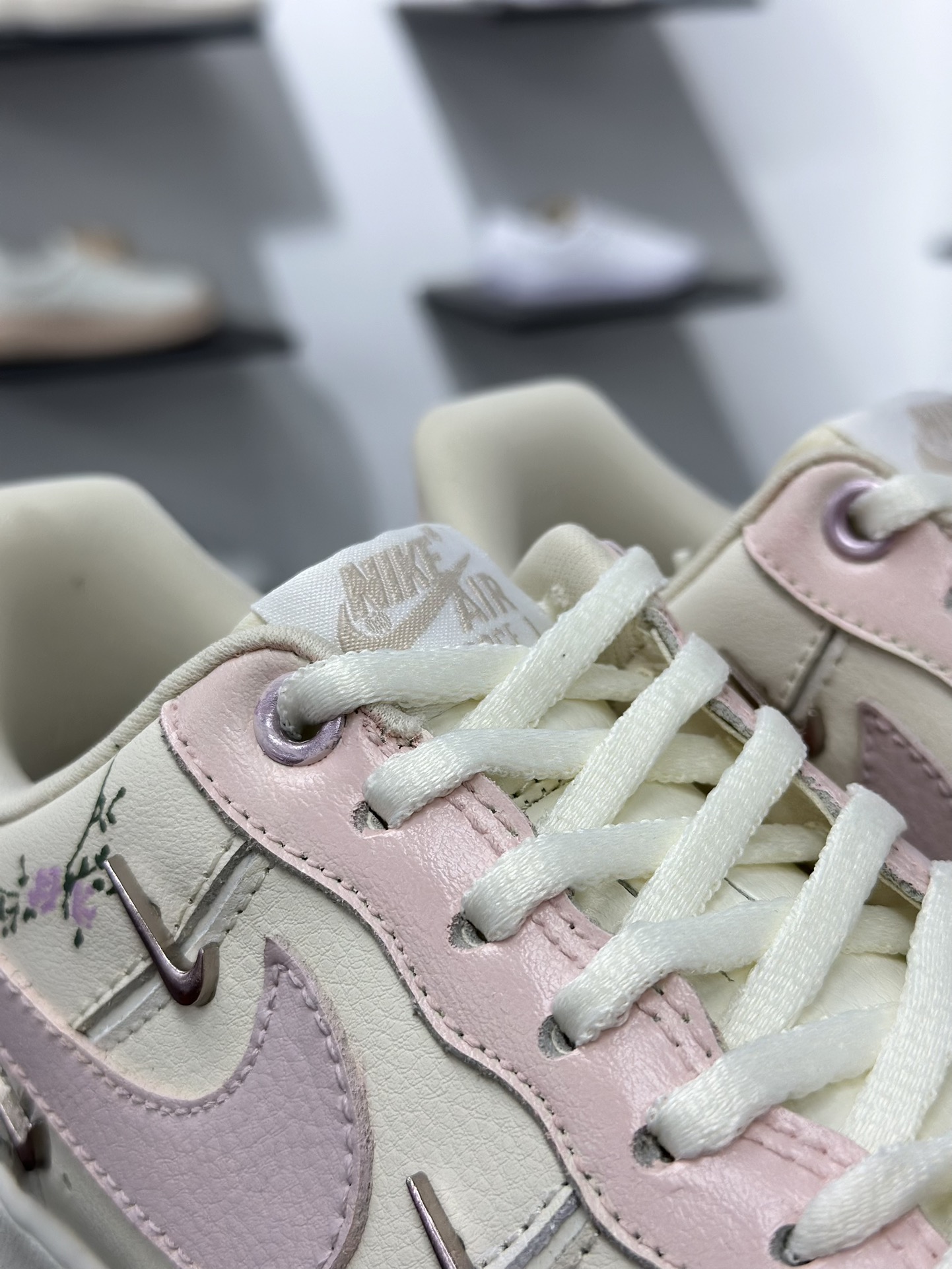260 Nike Air Force 1 Low 浅粉樱花 FV8110-182