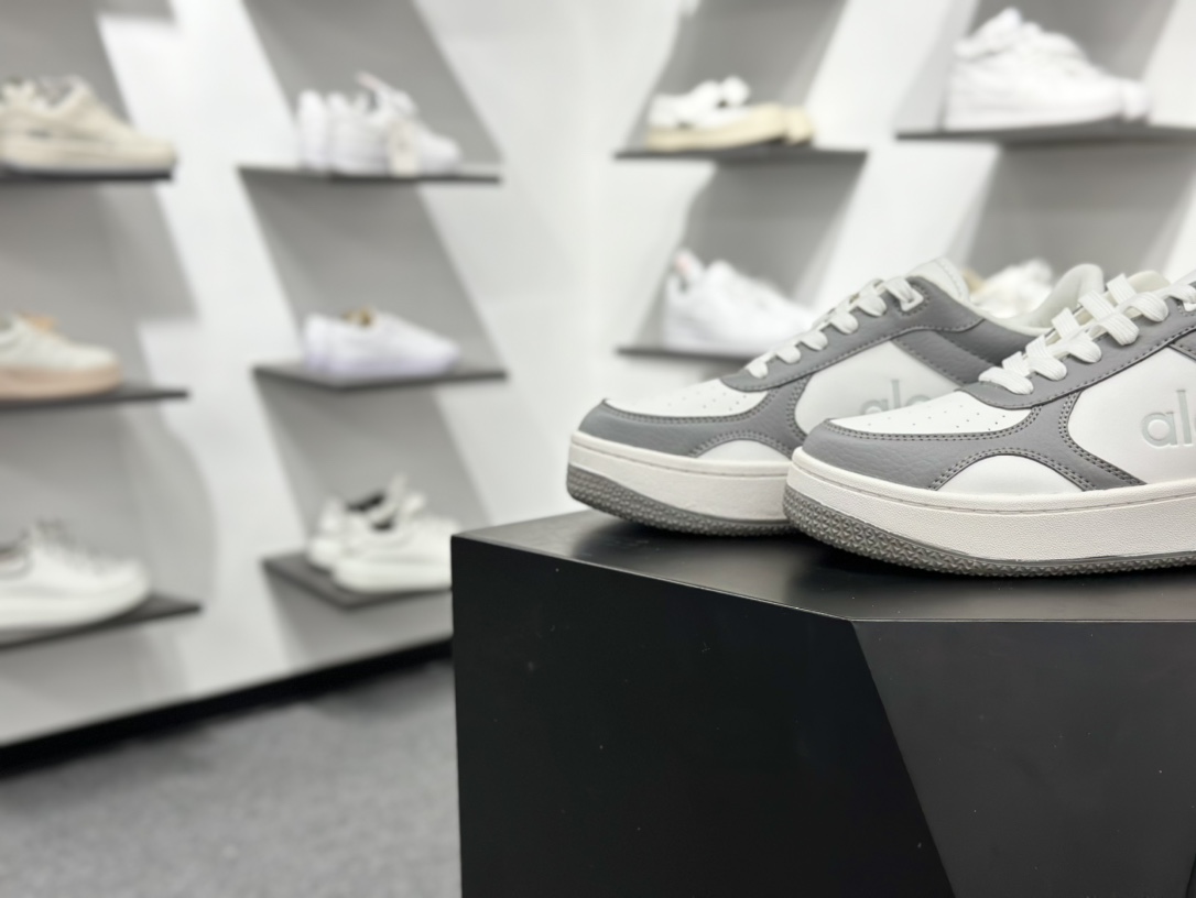 220 Alo yoga 易梦玲 Jisoo智秀