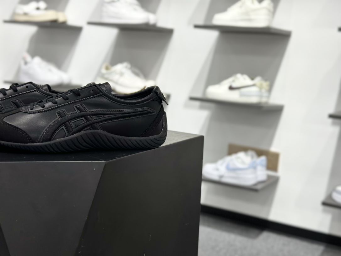 160 鬼塚虎/Onitsuka Tiger 1183C306-100 Onitsuka Tiger Mexico 66 Driving 墨西哥薄底复古经典百搭休闲慢跑鞋“皮革全黑” 1183C306-001-Chinese UA Cheap High Quatity Brand Clothes Bags handbags Sneakers wholesale wholesaler seller from China Factory suppliers Fashion Clothing Shoes best Quality Beautiful Price 160 鬼塚虎/Onitsuka Tiger 1183C306-100 Onitsuka Tiger Mexico 66 Driving 墨西哥薄底复古经典百搭休闲慢跑鞋“皮革全黑” 1183C306-001