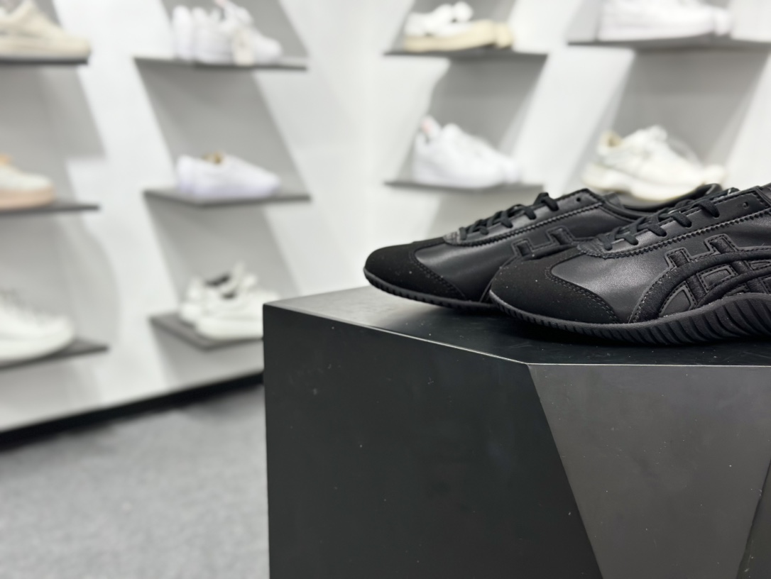 160 鬼塚虎/Onitsuka Tiger 1183C306-100 Onitsuka Tiger Mexico 66 Driving 墨西哥薄底复古经典百搭休闲慢跑鞋“皮革全黑” 1183C306-001-Chinese UA Cheap High Quatity Brand Clothes Bags handbags Sneakers wholesale wholesaler seller from China Factory suppliers Fashion Clothing Shoes best Quality Beautiful Price 160 鬼塚虎/Onitsuka Tiger 1183C306-100 Onitsuka Tiger Mexico 66 Driving 墨西哥薄底复古经典百搭休闲慢跑鞋“皮革全黑” 1183C306-001