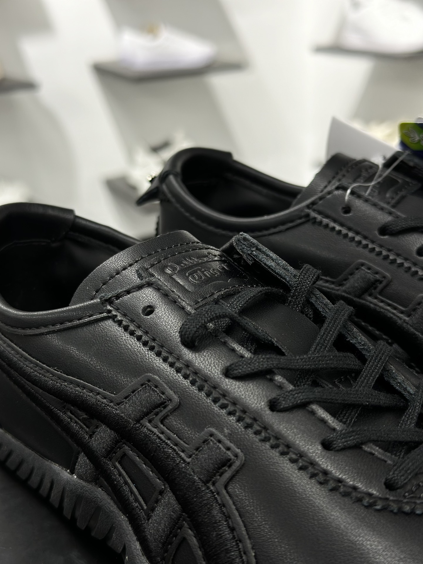 160 鬼塚虎/Onitsuka Tiger 1183C306-100 Onitsuka Tiger Mexico 66 Driving 墨西哥薄底复古经典百搭休闲慢跑鞋“皮革全黑” 1183C306-001-Chinese UA Cheap High Quatity Brand Clothes Bags handbags Sneakers wholesale wholesaler seller from China Factory suppliers Fashion Clothing Shoes best Quality Beautiful Price 160 鬼塚虎/Onitsuka Tiger 1183C306-100 Onitsuka Tiger Mexico 66 Driving 墨西哥薄底复古经典百搭休闲慢跑鞋“皮革全黑” 1183C306-001