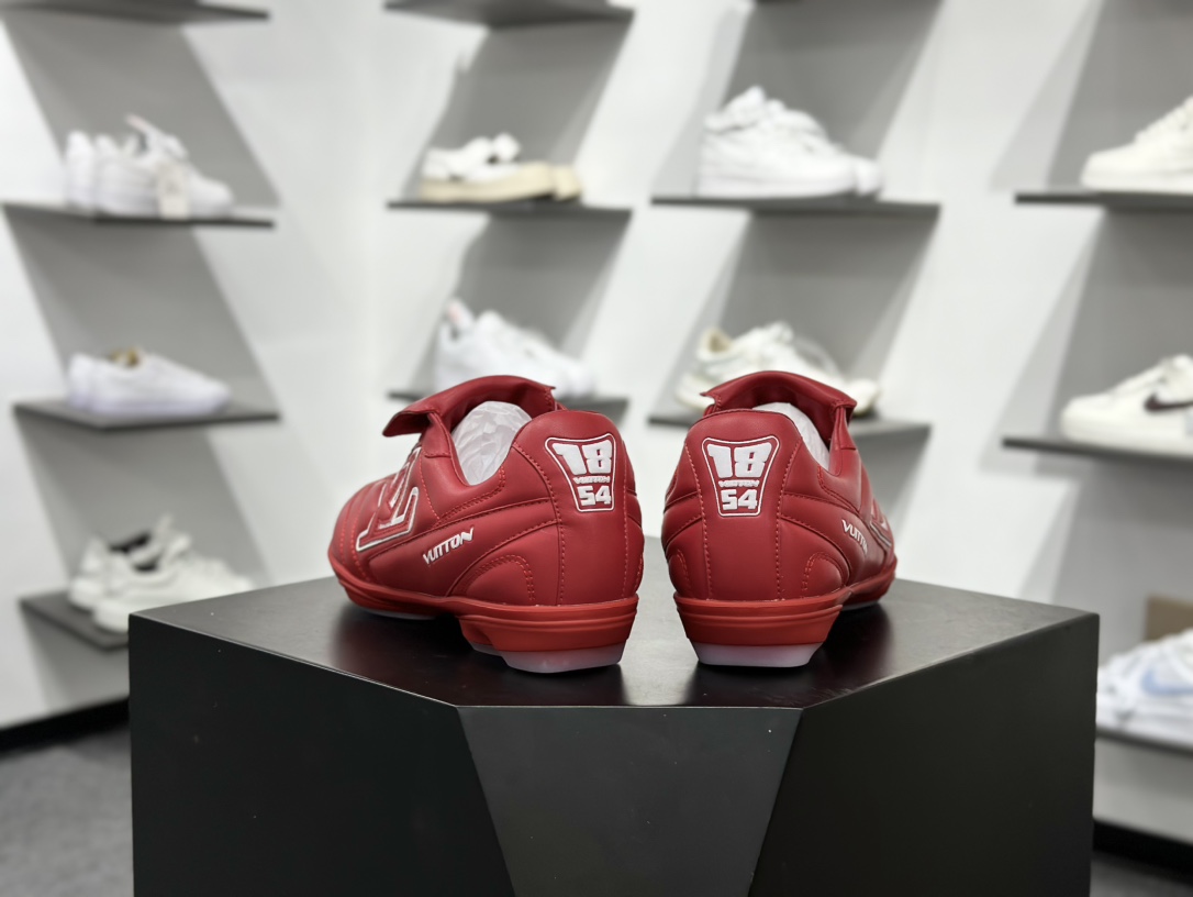 360 Louis Vuttion LV 路易威登情侣款运动鞋 足球鞋 1AHDON