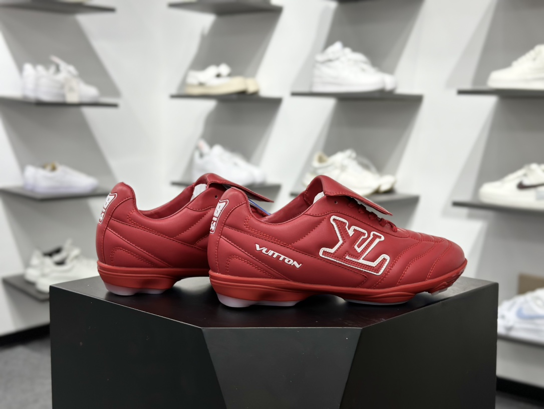 360 Louis Vuttion LV 路易威登情侣款运动鞋 足球鞋 1AHDON