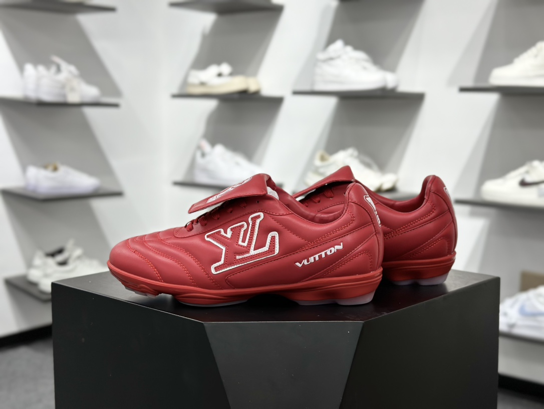 360 Louis Vuttion LV 路易威登情侣款运动鞋 足球鞋 1AHDON