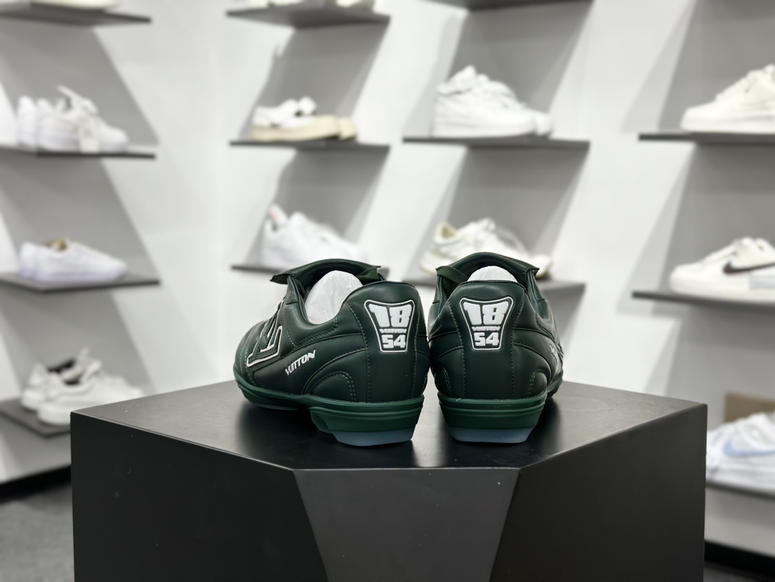 360 Louis Vuttion LV 路易威登情侣款运动鞋 足球鞋 1AHDPT-Chinese UA Cheap High Quatity Brand Clothes Bags handbags Sneakers wholesale wholesaler seller from China Factory suppliers Fashion Clothing Shoes best Quality Beautiful Price 360 Louis Vuttion LV 路易威登情侣款运动鞋 足球鞋 1AHDPT