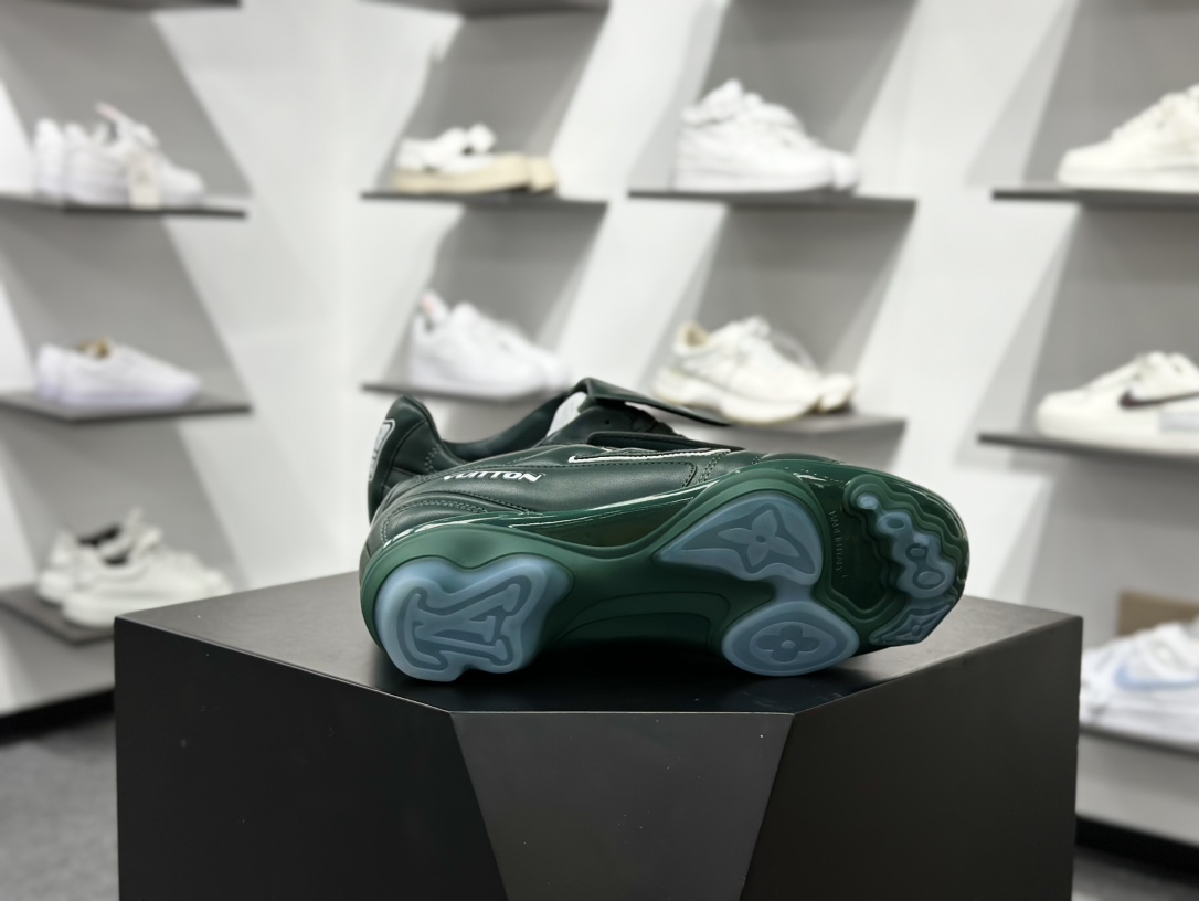 360 Louis Vuttion LV 路易威登情侣款运动鞋 足球鞋 1AHDPT-Chinese UA Cheap High Quatity Brand Clothes Bags handbags Sneakers wholesale wholesaler seller from China Factory suppliers Fashion Clothing Shoes best Quality Beautiful Price 360 Louis Vuttion LV 路易威登情侣款运动鞋 足球鞋 1AHDPT