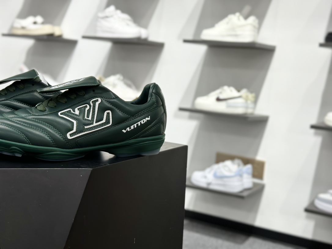 360 Louis Vuttion LV 路易威登情侣款运动鞋 足球鞋 1AHDPT-Chinese UA Cheap High Quatity Brand Clothes Bags handbags Sneakers wholesale wholesaler seller from China Factory suppliers Fashion Clothing Shoes best Quality Beautiful Price 360 Louis Vuttion LV 路易威登情侣款运动鞋 足球鞋 1AHDPT