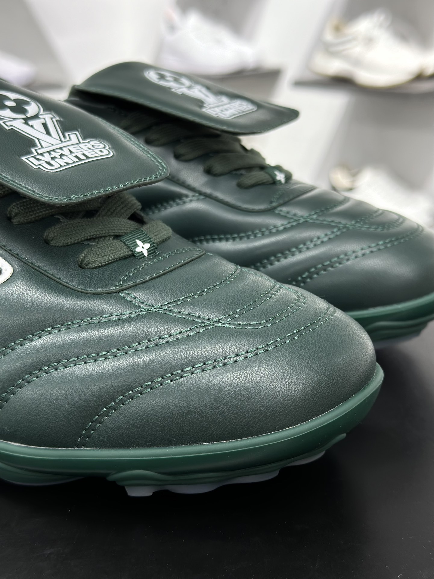 360 Louis Vuttion LV 路易威登情侣款运动鞋 足球鞋 1AHDPT-Chinese UA Cheap High Quatity Brand Clothes Bags handbags Sneakers wholesale wholesaler seller from China Factory suppliers Fashion Clothing Shoes best Quality Beautiful Price 360 Louis Vuttion LV 路易威登情侣款运动鞋 足球鞋 1AHDPT