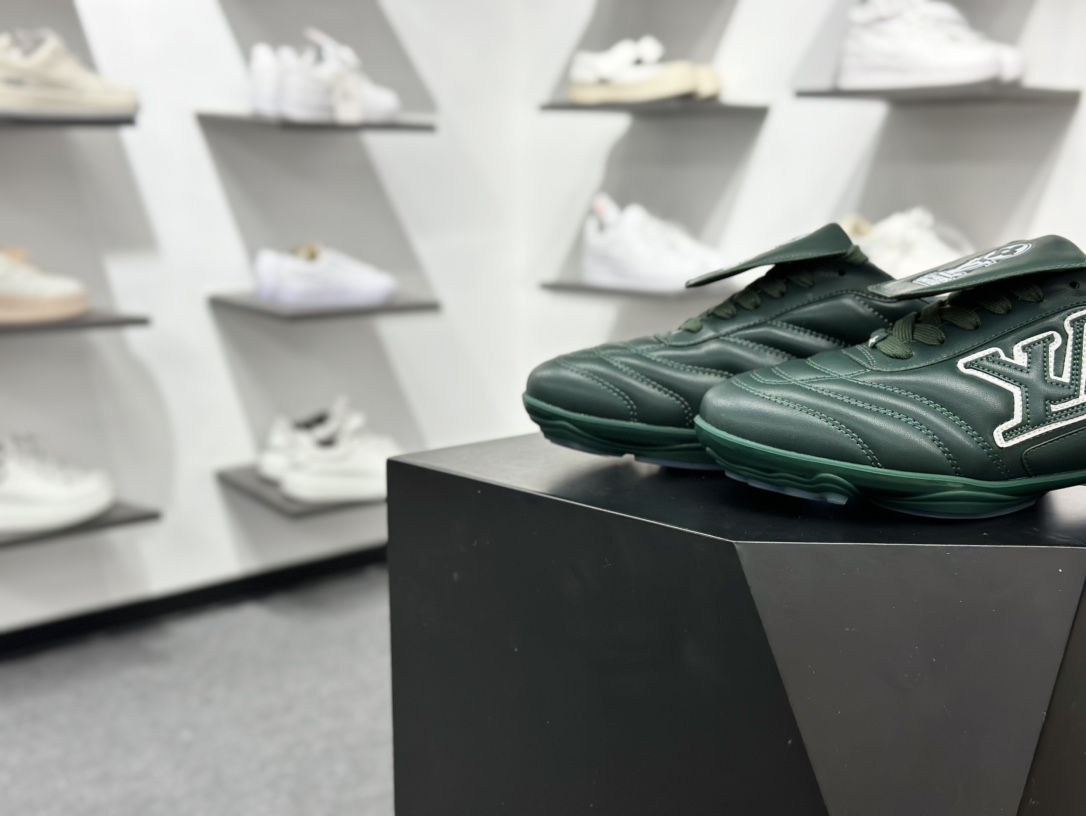 360 Louis Vuttion LV 路易威登情侣款运动鞋 足球鞋 1AHDPT-Chinese UA Cheap High Quatity Brand Clothes Bags handbags Sneakers wholesale wholesaler seller from China Factory suppliers Fashion Clothing Shoes best Quality Beautiful Price 360 Louis Vuttion LV 路易威登情侣款运动鞋 足球鞋 1AHDPT