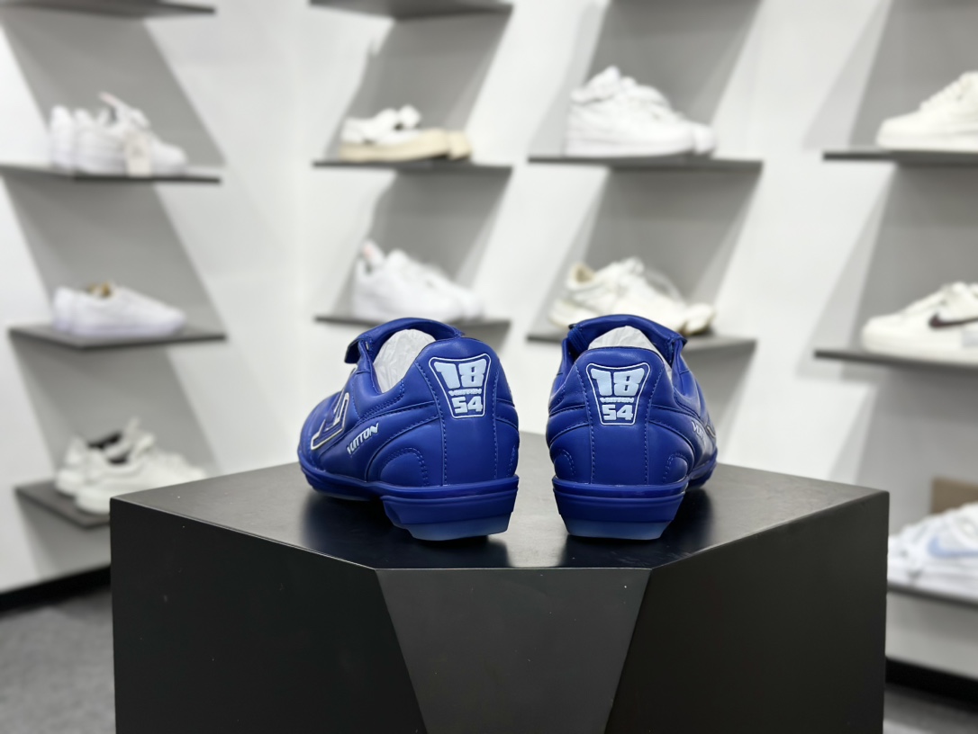 360 Louis Vuttion LV 路易威登情侣款运动鞋 足球鞋 1AHDP2